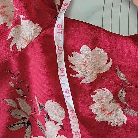 Mint condition flowery dress - Picture 7 of 11